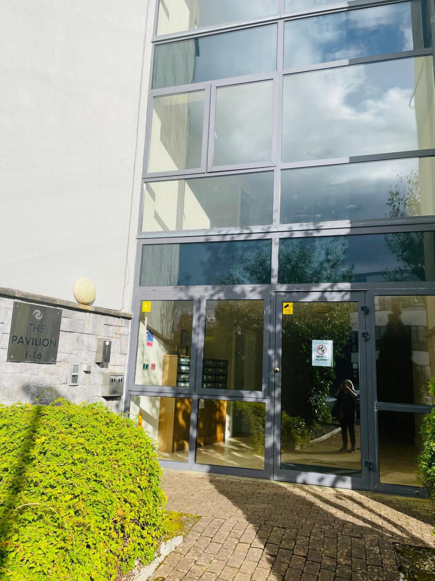 A Room In Central Park Apts Carrick-on-Shannon Exterior photo